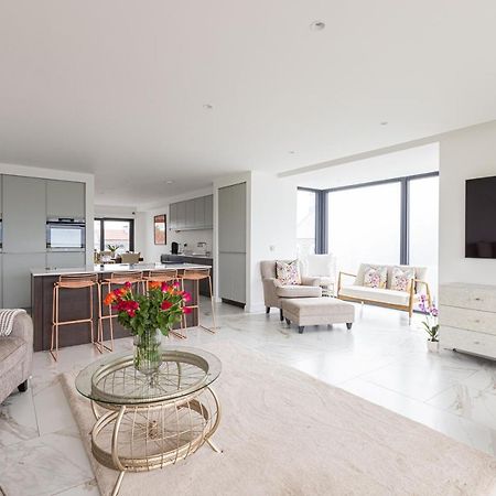 Curran Gate Luxury Serviced Apartments, ポートラッシュ エクステリア 写真