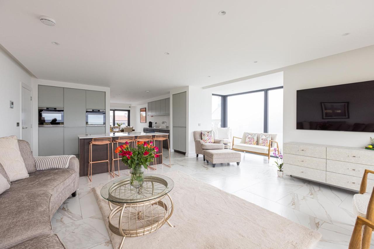 Curran Gate Luxury Serviced Apartments, ポートラッシュ エクステリア 写真
