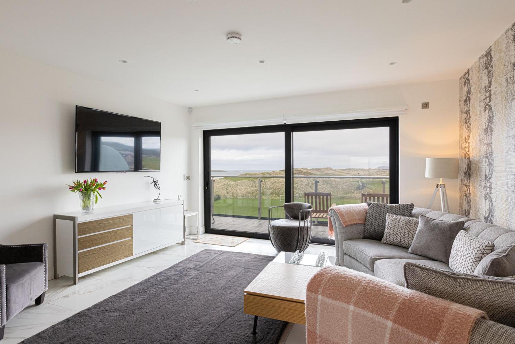 Curran Gate Luxury Serviced Apartments, ポートラッシュ エクステリア 写真