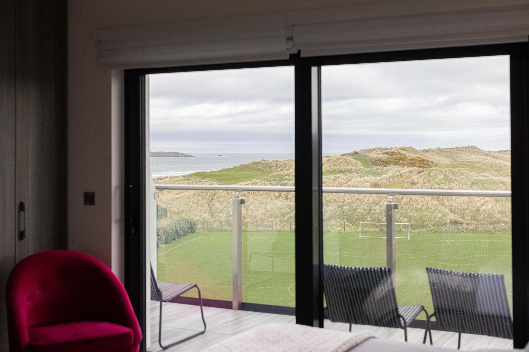 Curran Gate Luxury Serviced Apartments, ポートラッシュ エクステリア 写真
