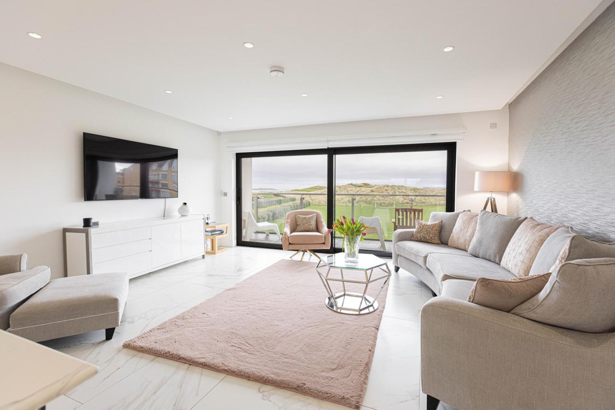 Curran Gate Luxury Serviced Apartments, ポートラッシュ エクステリア 写真