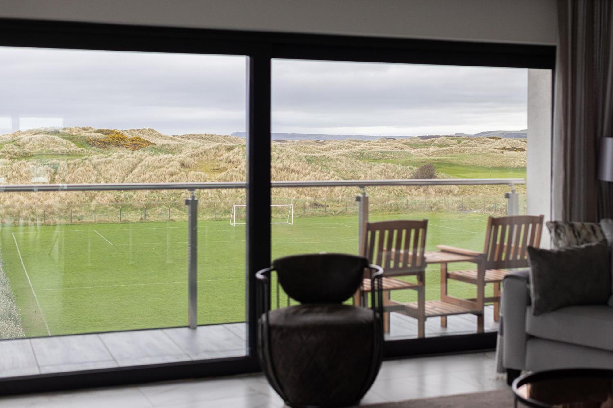 Curran Gate Luxury Serviced Apartments, ポートラッシュ エクステリア 写真